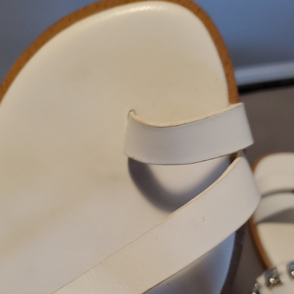 Michael Kors White Sandals with Silver Chain Detail - Picture 5 of 5